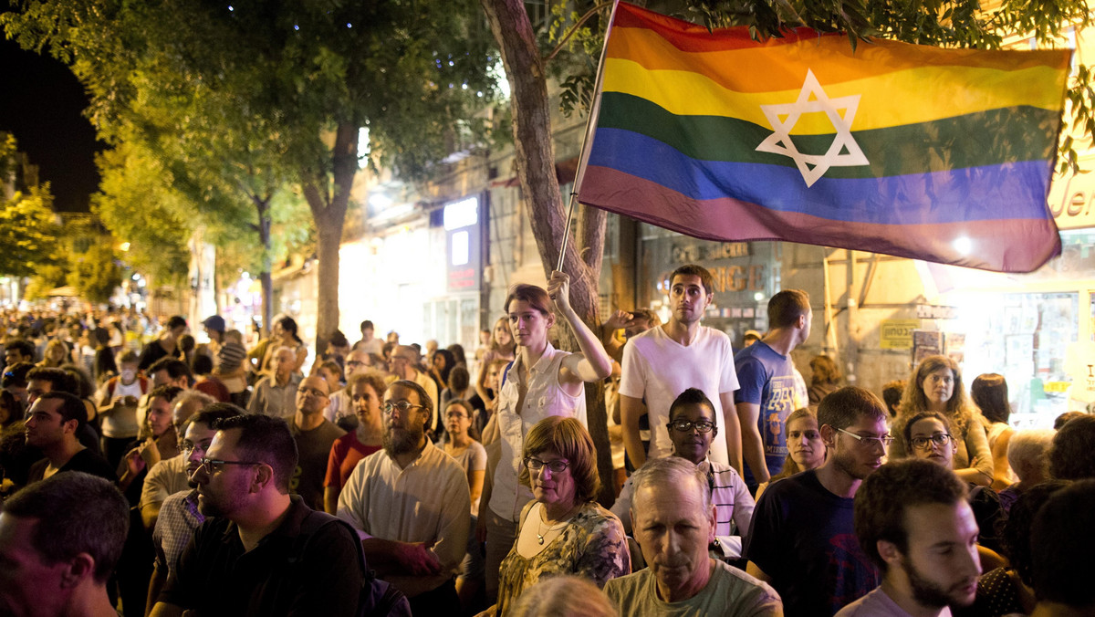Izraelska 16-latka, zaatakowana w czwartek przez nożownika na paradzie gejowskiej w Jerozolimie, zmarła z powodu odniesionych ran - poinformował szpital, do którego przyjęto dziewczynę.