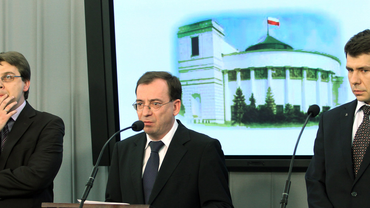 Były szef CBA Mariusz Kamiński oświadczył, że wszystko co powiedział i napisał w sprawie świadka koronnego Piotra K, ps. Broda, jest prawdą. Kamiński przedstawił relację z rozmów prokuratury z kierownictwem CBA na ten temat.