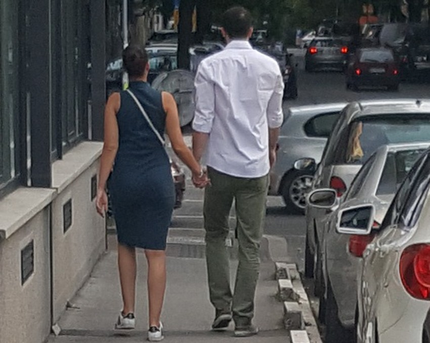 Tek posle ručka zajedno su krenuli ka kolima