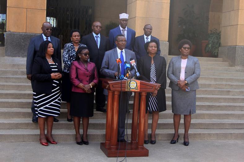 Chief Justice David Maraga with other members of the Judicial Service Commission (JSC) during a recent press briefing (Twitter) 