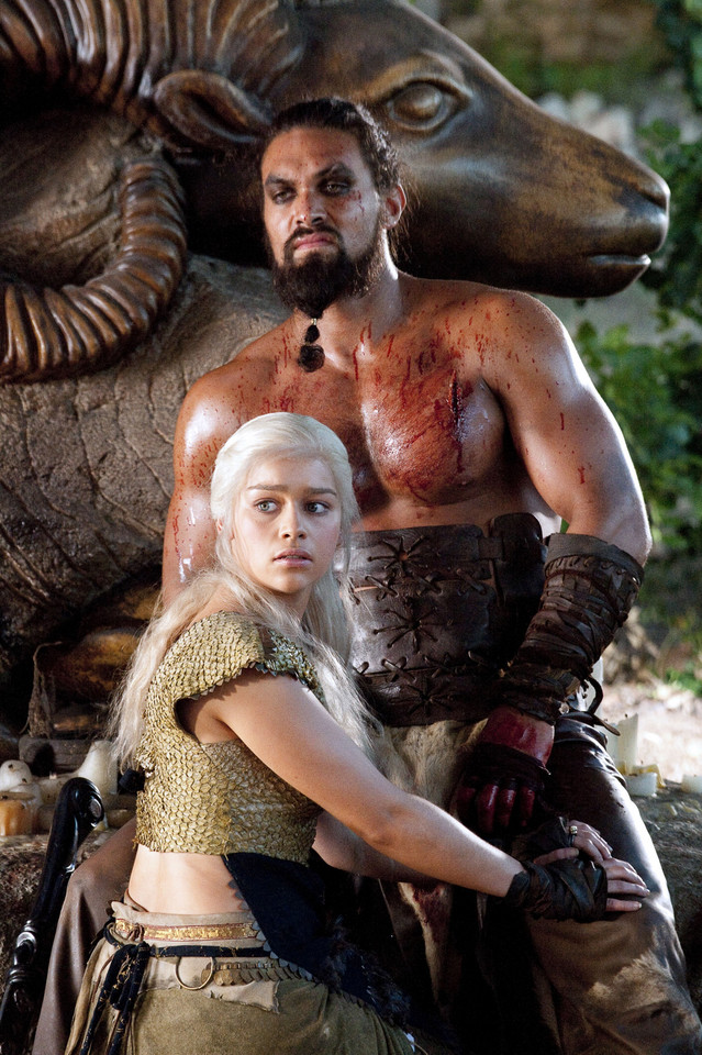 Emilia Clarke i Jason Momoa