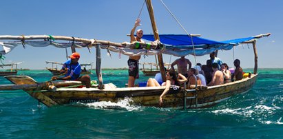 Na Zanzibarze nie ma żadnych restrykcji. Władze twierdzą, że ludzie umierają na zapalenie płuc