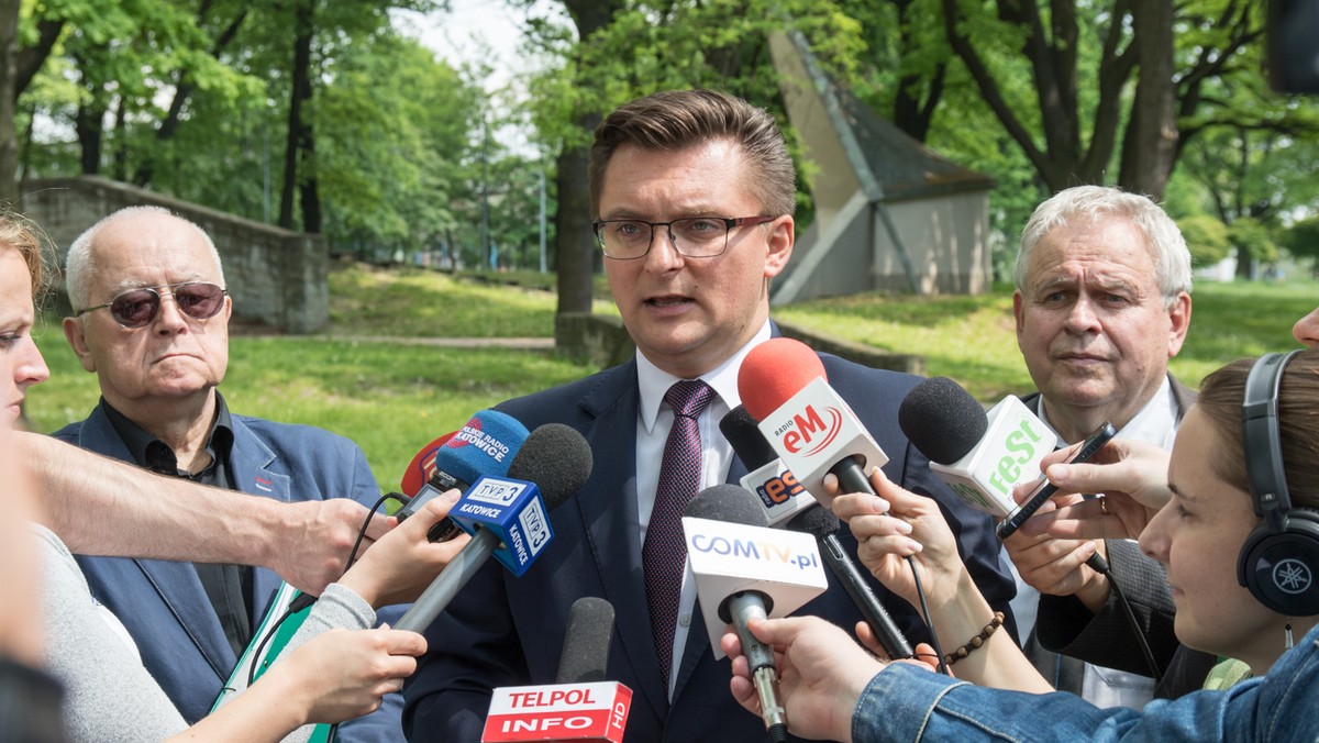 Prezydent Katowic Marcin Krupa zapowiedział dziś, że tworząca się w woj. śląskim metropolia może zrezygnować z nazwy "Silesia", jeżeli taka nazwa miałaby przeszkodzić w dobrej współpracy w ramach tej powstającej struktury gmin z Górnego Śląska i Zagłębia Dąbrowskiego.