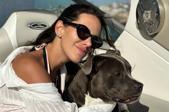 Poznata Srpkinja koja je udata za 19 godina starijeg milionera POKAZALA TELO 6 MESECI NAKON POROĐAJA, ljudi joj pišu: "Bravo mama"