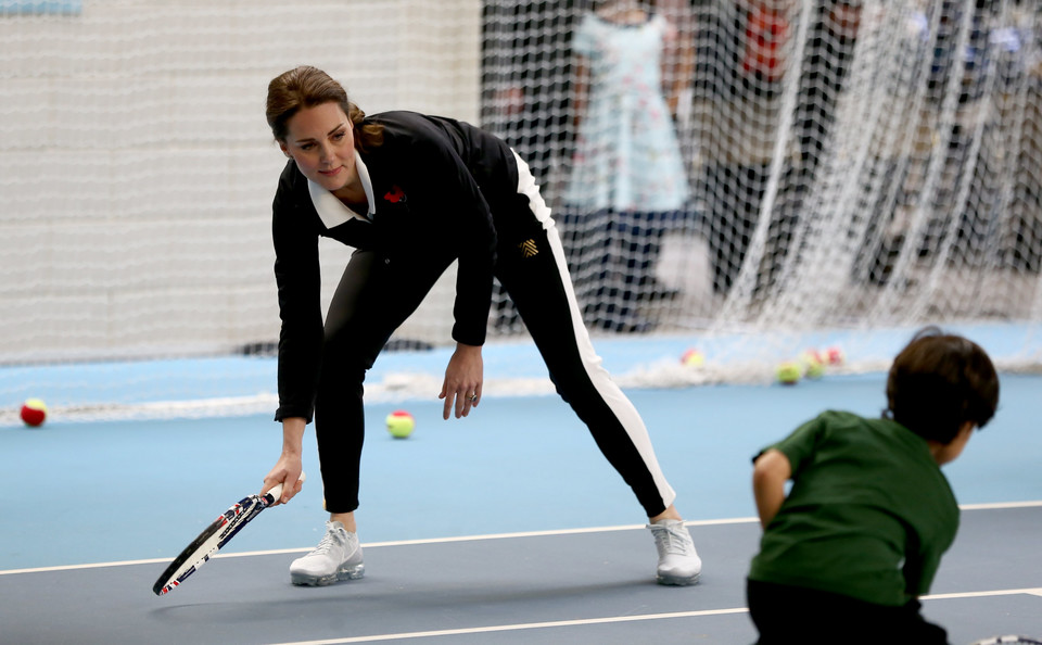 Ciężarna księżna Kate Middleton na spotkaniu z dziećmi