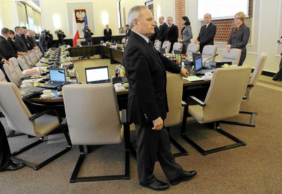 Szef BBN gen. Stanisław Koziej na posiedzeniu rządu