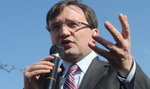 „Macierewicz nie wierzy, że trzy osoby przeżyły katastrofę”