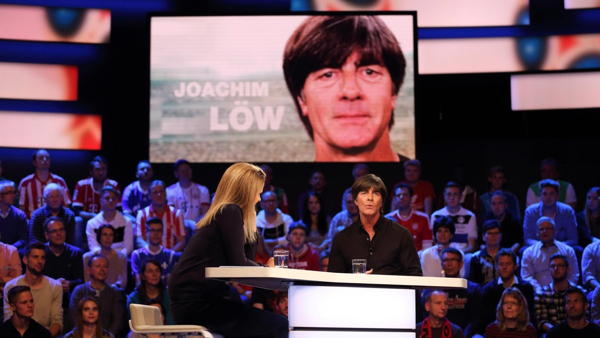 Selekcjoner reprezentacji Niemiec Joachim Loew zapowiedział, że nie zamierza obejmować stanowiska trenera Bayernu Monachium po zakończeniu przyszłorocznych mistrzostw świata w Rosji. Kontrakt Loewa z rodzimą federacją wygasa po mistrzostwach Europy 2020.