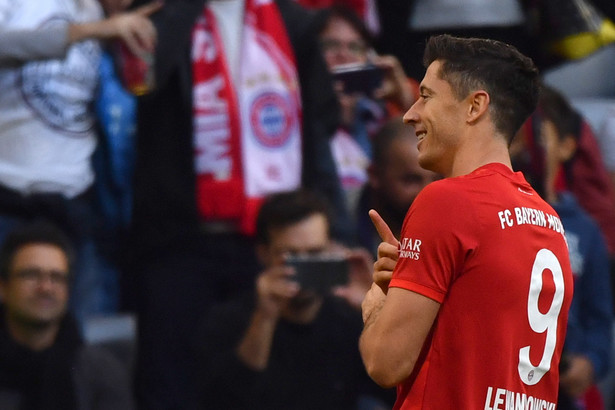 Liga niemiecka: Lewandowski pokonał Gikiewicza i ustanowił rekord [WIDEO]