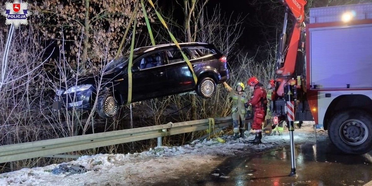 Pijany 53-latek wpadł autem do rzeki. 