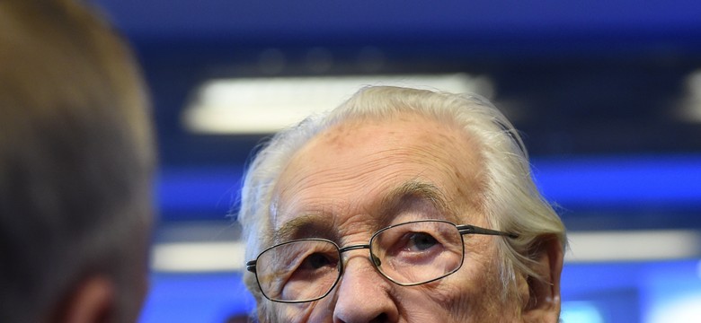 "Tygodnik Powszechny" opisuje "incydent" z Andrzejem Wajdą na wieczorze sztabu Komorowskiego