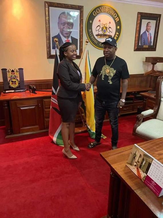 Nairobi Governor Mike Sonko with new UNSA chairperson Ann Mwangi Mvurya at his City Hall office (Twitter) 