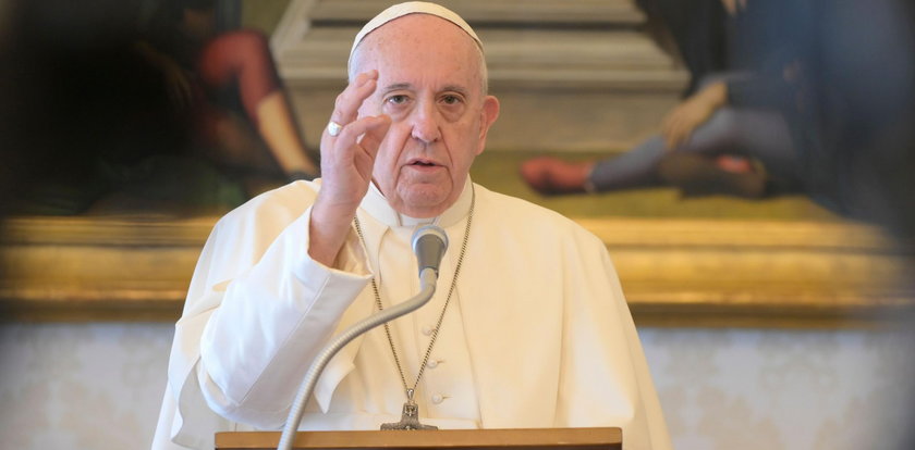 Watykan. Papież Franciszek przekazał 35 respiratorów do trzynastu krajów
