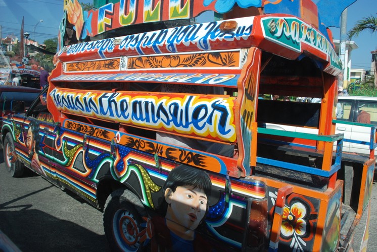 Haitańska taksówka, zwana 'tap-tapem'