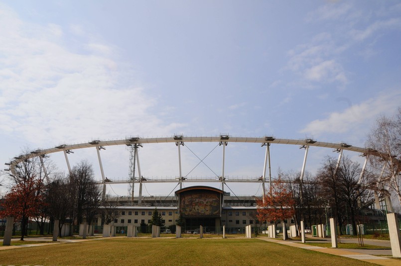 Stadion Śląski został otwarty 22 lipca 1956 roku. W meczu otwarcia Polska przegrała mecz towarzyski z NRD 0-2.