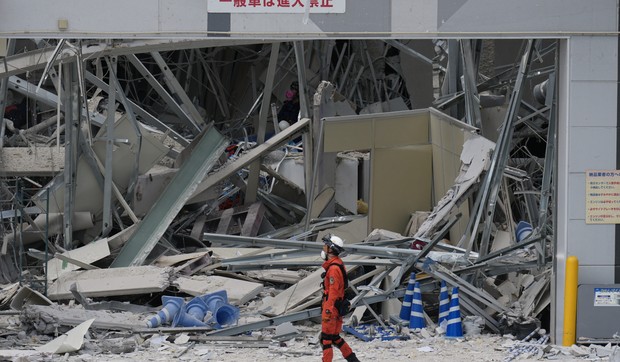Tržni centar posle razornog zemljotresa u Japanu