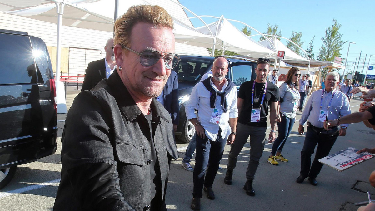 "W minionym tygodniu stało się coś niesłychanego, Europa nie jest już taka, jaką była jeszcze 7 dni temu" - tak wydarzenia związane z kryzysem imigracyjnym podsumował wokalista zespołu U2 Bono w wywiadzie dla włoskiego dziennika "La Stampa".