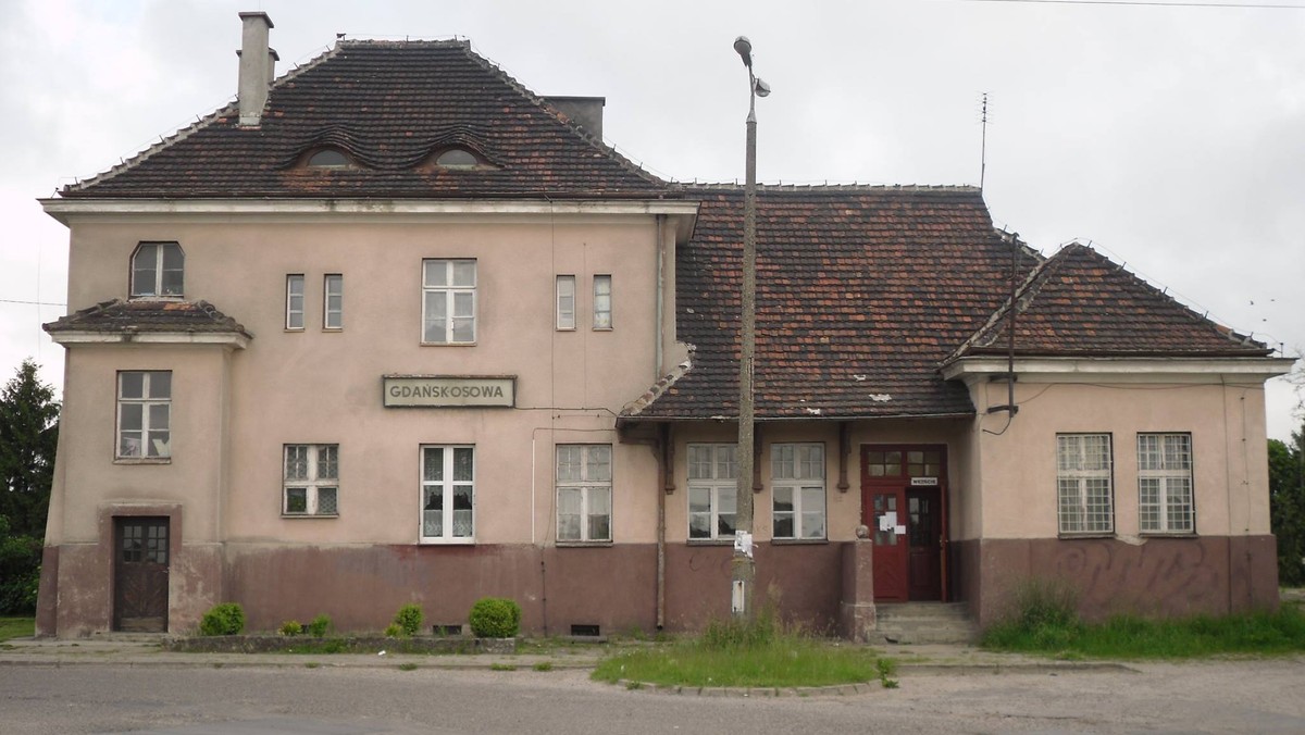 Gdańsk chce kupić od PKP stację kolejową w Osowej, wraz z przylegającym do niej terenem. O tym, co miałoby powstać w tym miejscu, urzędnicy zdecydują wspólnie z mieszkańcami. Może tu powstać np. biblioteka lub miejsce spotkań.