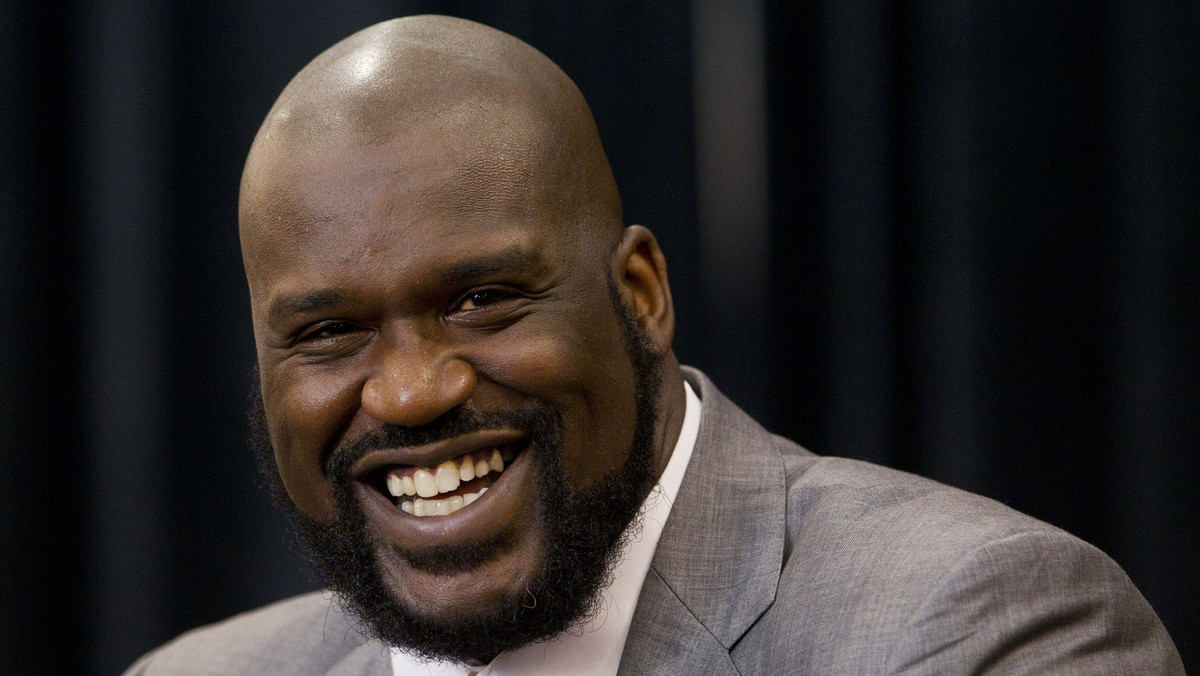 Gwiazdor NBA Shaquille O'Neal (216 cm wzrostu) zdecydował się pokazać swoją narzeczoną. Nicole Alexander, bo o niej mowa, jest niższa od swojego oblubieńca o - bagatelka - 58 cm.