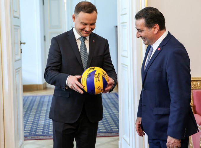 Prezydenta Andrzeja Dudy spotkał się z trenerem reprezentacji mężczyzn w piłce siatkowej Ferdinando De Giorgim