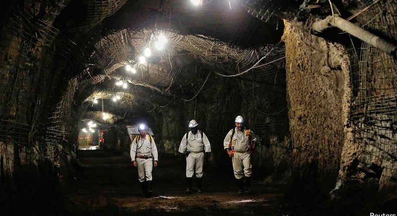 Here’s details of the debacle that has trapped 540 South African miners underground for 2 days