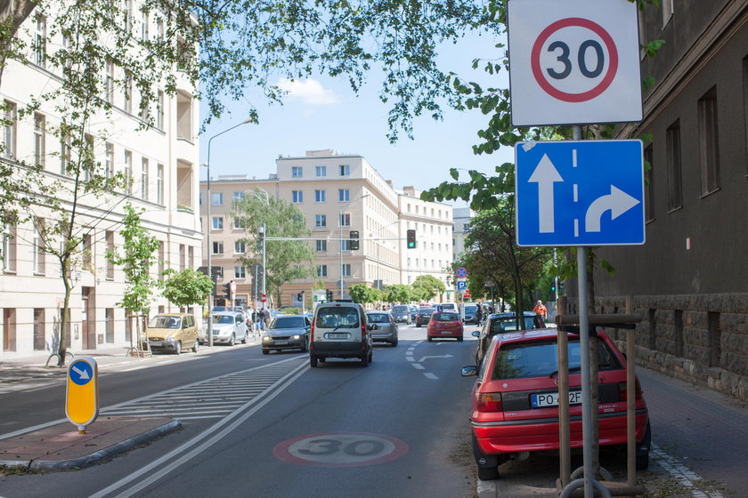 Ulica ze strefą 30 w Poznaniu