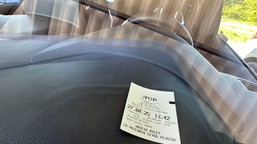 sam brak biletu za szybą to za mało, by nałożyć karę. sąd stanął po st