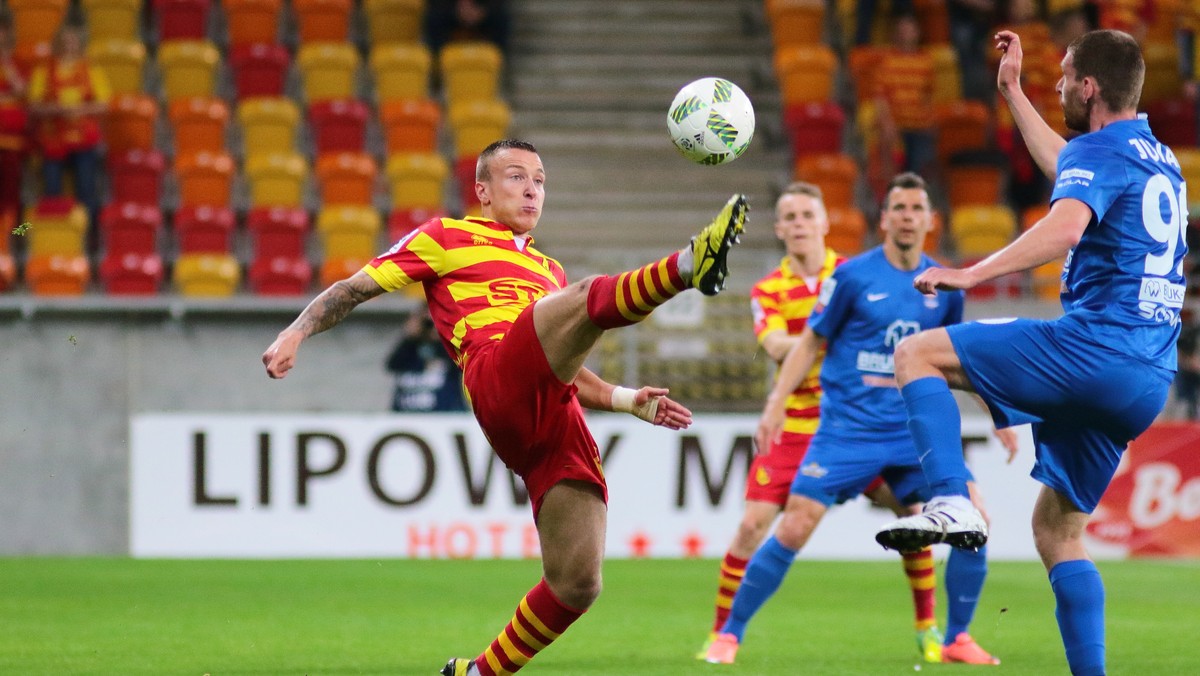 Jagiellonia Białystok przegrała z Termalicą Bruk-Bet Nieciecza 0:1 (0:0) w meczu 36. kolejki Ekstraklasy w grupie spadkowej. Beniaminek dzięki zwycięstwu zapewnił sobie utrzymanie.