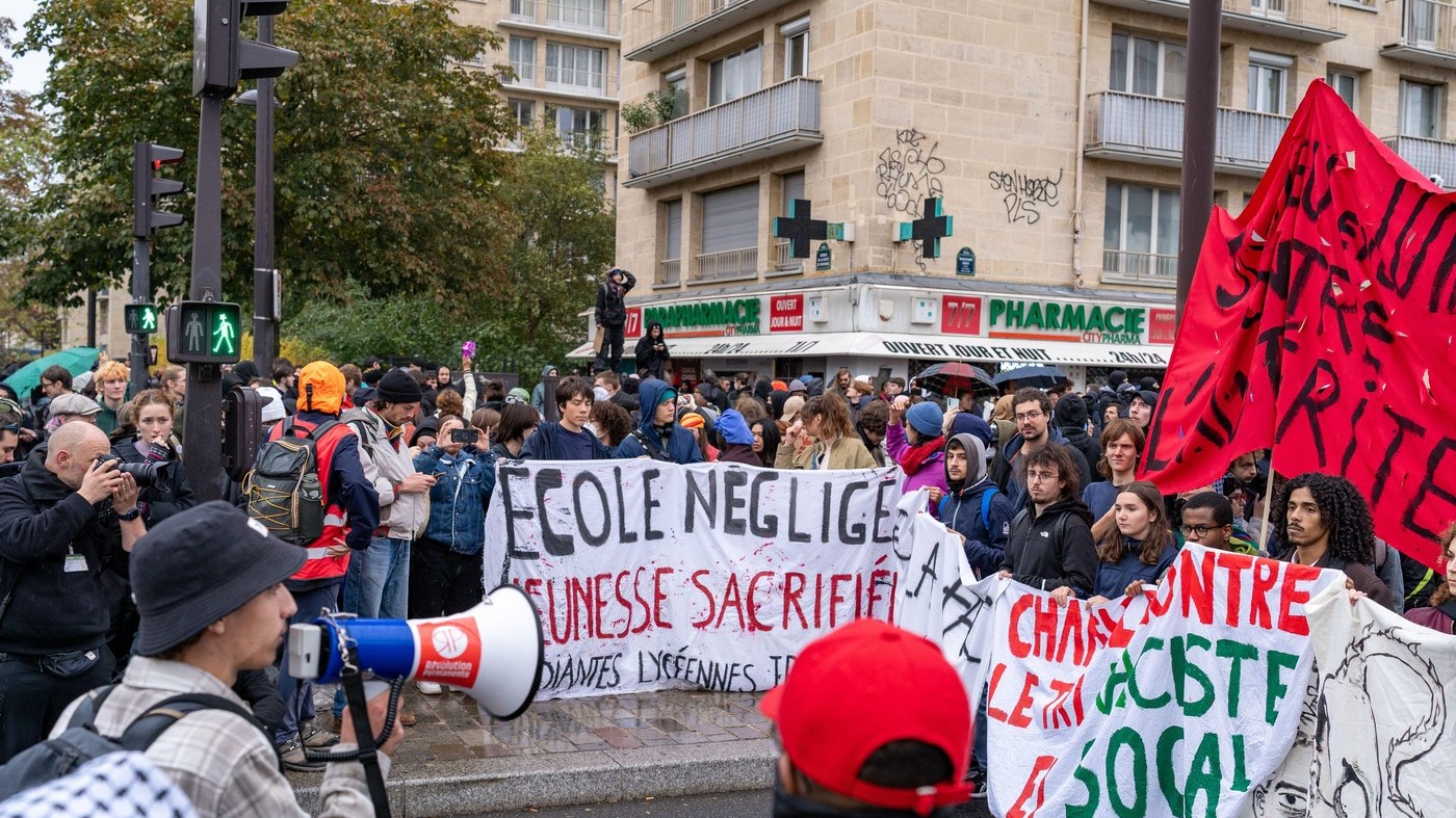 Generația Z conduce valul protestelor din Europa. De ce au ieșit tinerii în stradă și ce îi nemulțumește