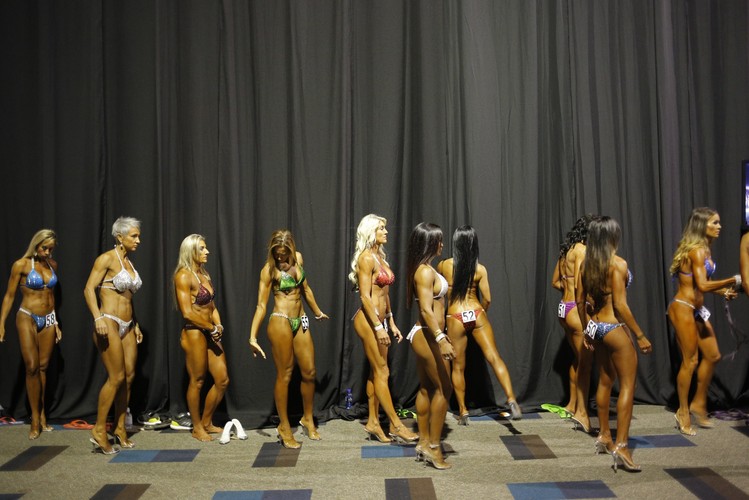 Żeby mieć taką 'rzeźbę' trzeba dbać o formę przez cały rok