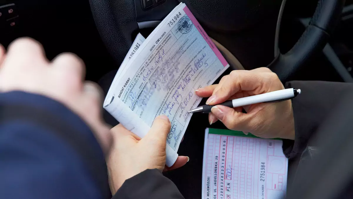 Mandat – dziś wystawiany za zgodą „obu stron”. Posłowie chcą zlikwidować możliwość odmowy jego przyjęcia