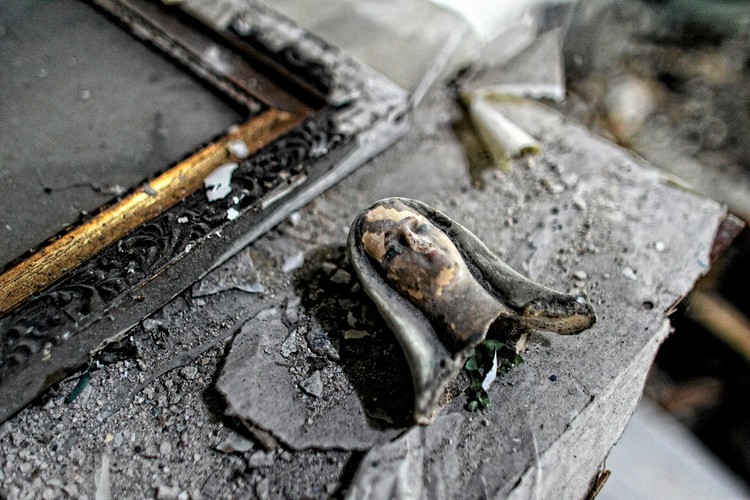 Sosnowiec. Opuszczona kaplica w dzielnicy Milowice wykorzystywana przez lata jako magazyn sklepu