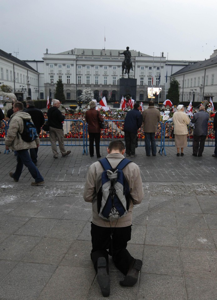 2010-04-13T053847Z_01_PEJ05_RTRIDSP_3_POLAND-PRESIDENT-CRASH.jpg