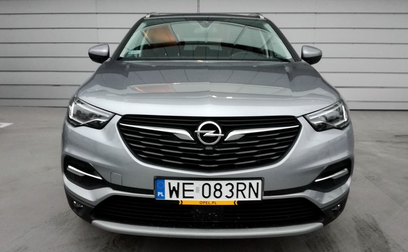 Opel grandland X z benzynowym silnikiem 1.2 Turbo (z półek PSA) to zrywny i ekonomiczny SUV