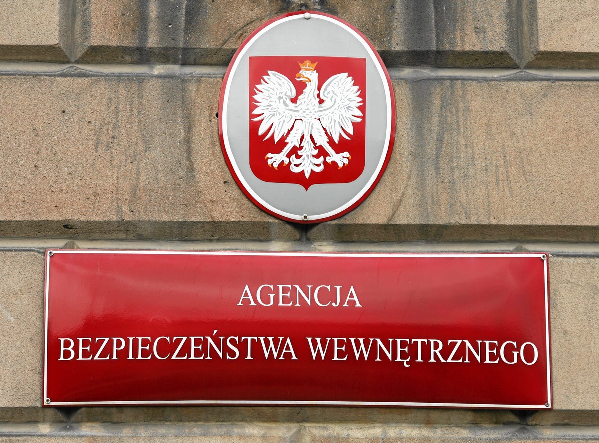 Tablica na siedzibie ABW