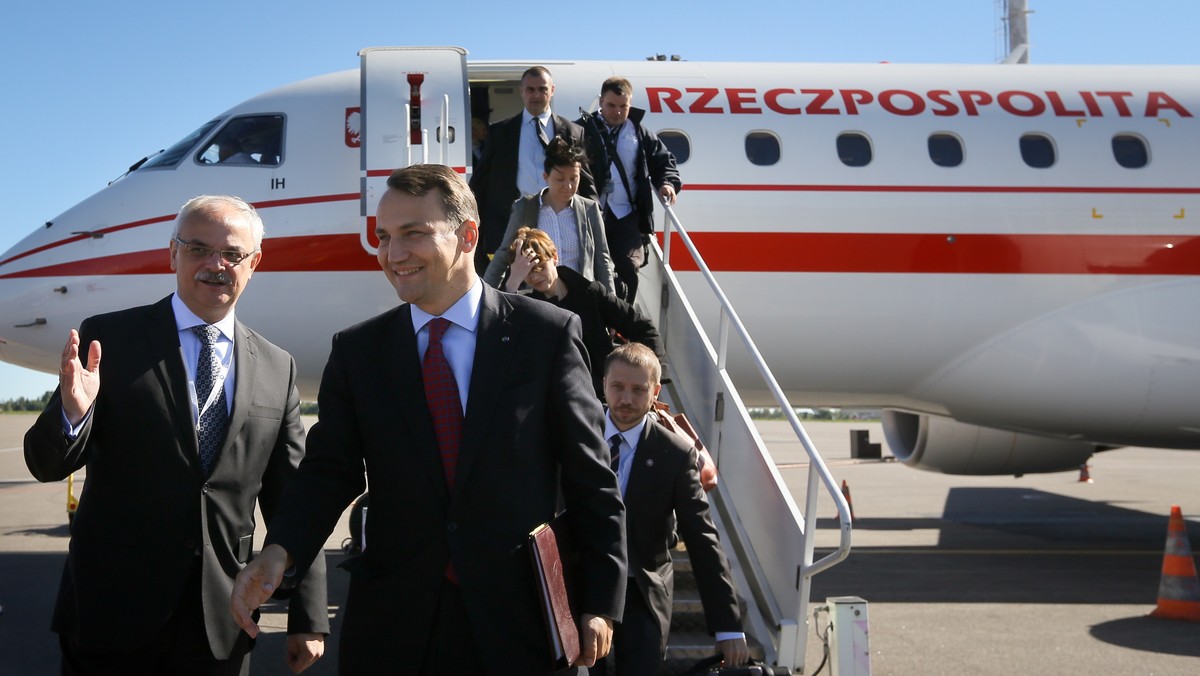 Szef MSZ Radosław Sikorski przybył dzisiaj na Litwę na nieformalne spotkanie ministrów spraw zagranicznych państw UE poświęcone szczytowi Partnerstwa Wschodniego i sytuacji w Syrii.