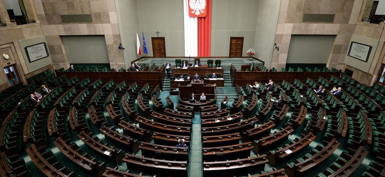 Sejm: Kluby za pracami nad uchyleniem karania za znieważenie prezydenta