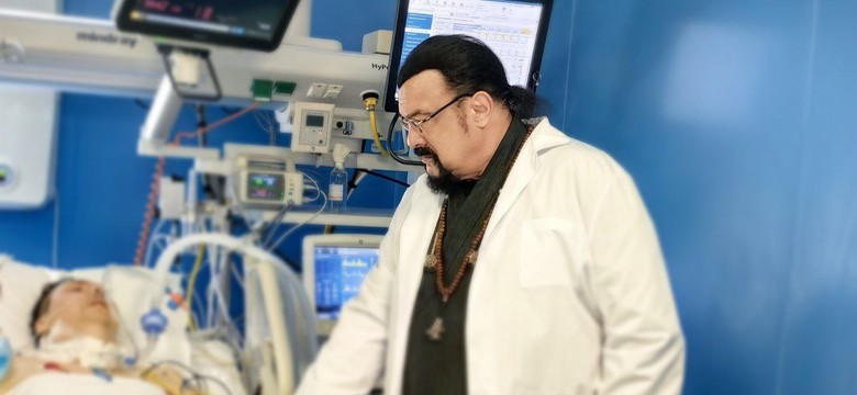 Steven Seagal w służbie rosyjskiej propagandy. To zdjęcie obiega świat