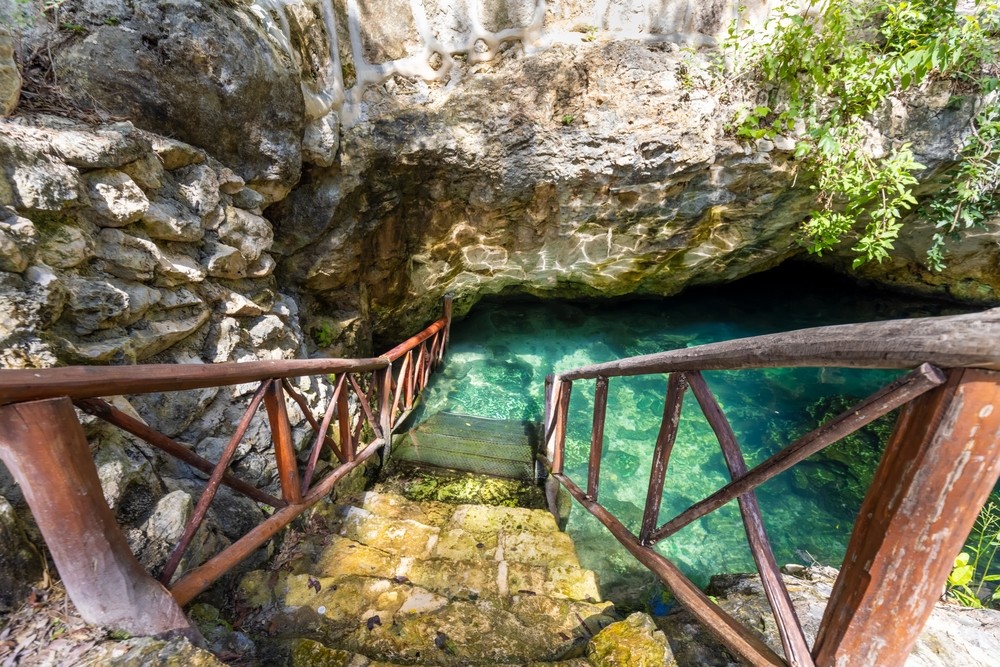 Morské oká cenotes.