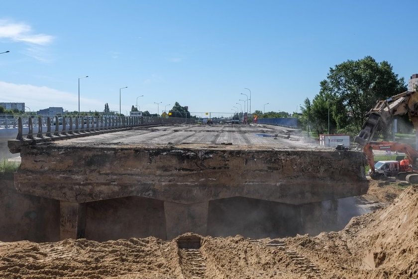 Trwa rozbiórka wyjazdowej nitki estakady katowickiej