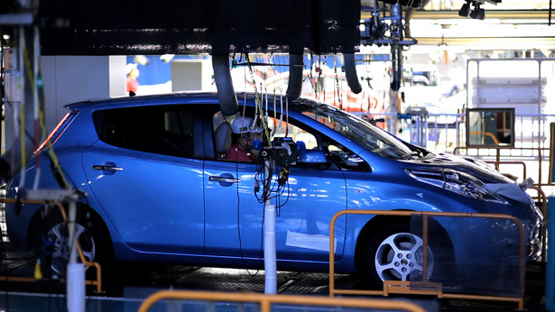 Nissan Leaf – Taśma montażowa (1). Nissan Leaf to samochód z napędem w pełni elektrycznym, którego masowa produkcja rozpoczęła się w piątek 22 października w Yokosuka City w Japoni.
