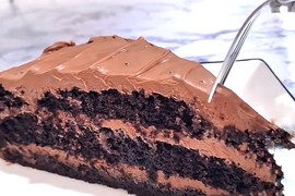 MATILDA TORTA je najpopularnija i najčokoladnija ikada: Tri jednostavne, SOČNE KORE i fil koji se topi u ustima! Postala je fenomen nakon čuvenog filma, a recept nikad lakši