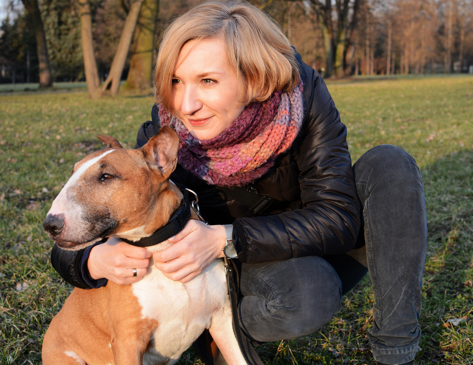 Magda (fotoedytor Strony Głównej) i 9-letni Emil, bulterier