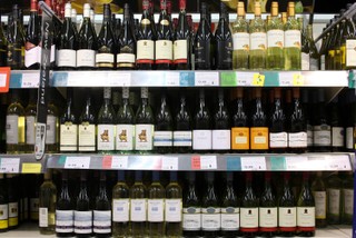 Dyskonty biją się na wina