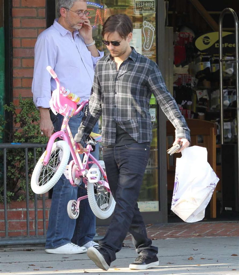 Maguire kupił córce rower