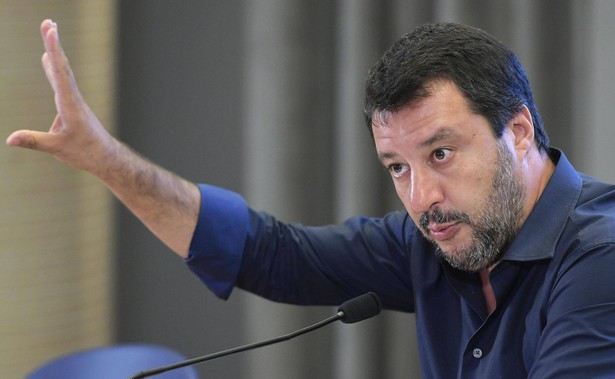 Salvini ostro o wyborze Sassolego na szefa PE: Być może dalej ma kontrakt w RAI. Dosyć!