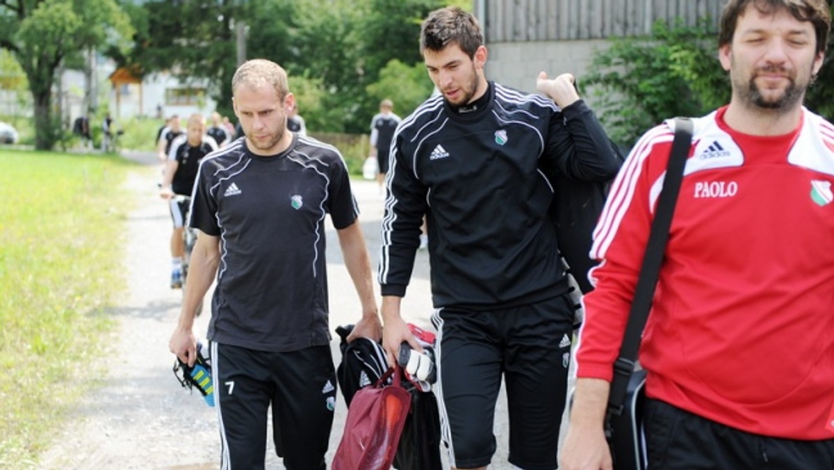 Legia Warszawa. Po potwierdzeniu do gry Dusana Kuciaka, w Legii jest pięciu bramkarzy. Antolović będzie musiał odejść.