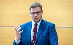 Woś zarzuca Budce rozpowszechnianie fake newsa: Nie robiłem testu po znajomości