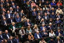 Los koalicji rządzącej wisi na włosku? SONDAŻ pokazuje, co ludzie myślą o upadku Polski 2050