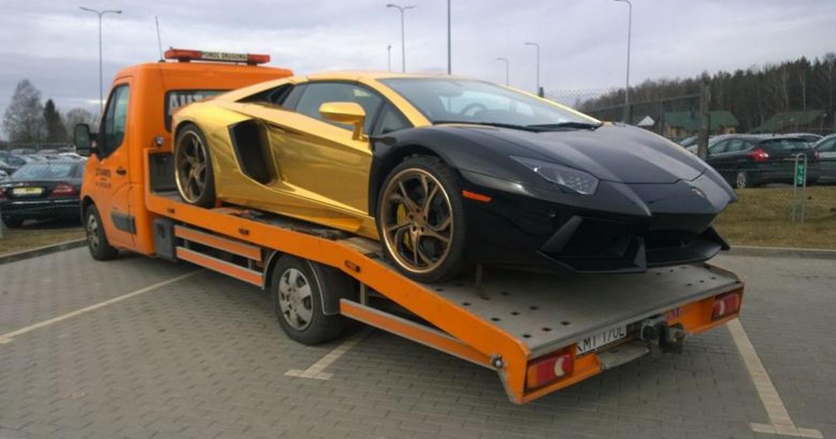 Nowe życie złotego Aventador na Litwie?